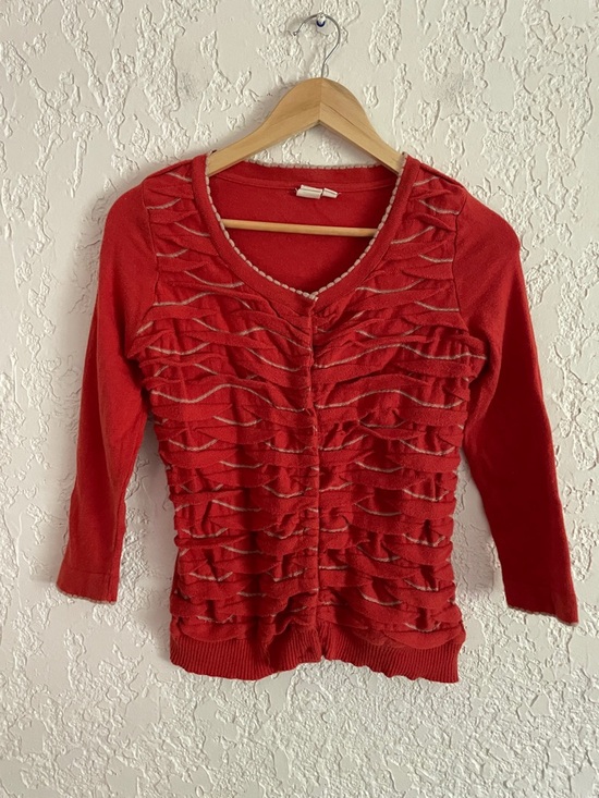 Anthropologie Sweaters - Anthropologie RARE Vintage Y2K Red Scalloped Cardigan Sweater